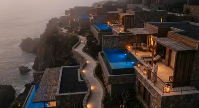 The Discreet Geometry of Exclusive Resorts